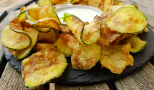 Thin and Crunchy Zucchini Chips