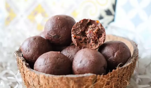 Chocolate Candies with Dates
