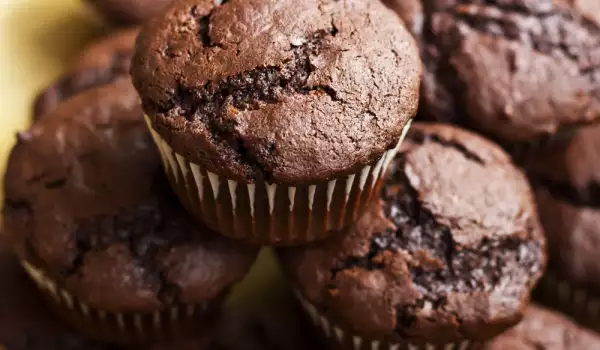 Muffins with Chocolate Spread