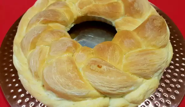 Kolach Christmas Bread