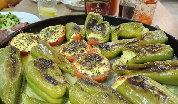 Stuffed Peppers with Cottage Cheese and Eggs