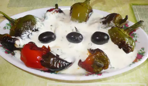 Fried Peppers with Yoghurt