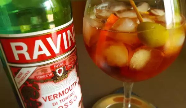 Vermouth and Rum Cocktail