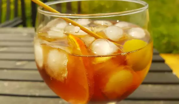 Vermouth and Rum Cocktail
