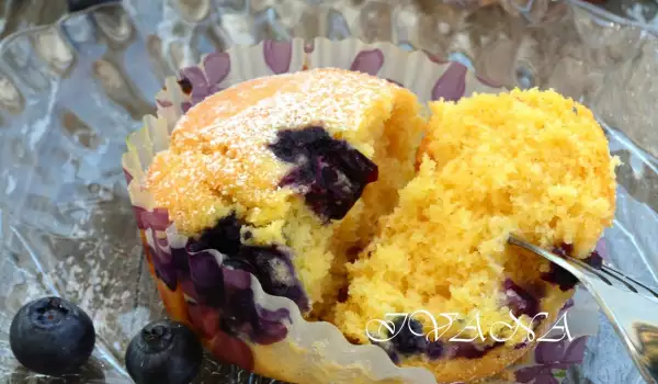 Corn Muffins with White Wine and Blueberries