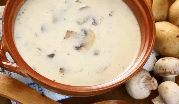 Potato Cream Soup with Mushrooms
