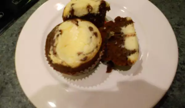 Cupcake with Cocoa and Cream Cheese