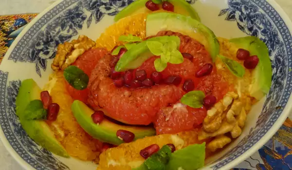 Dietary Salad with Grapefruit, Avocado, Pomegranate and Nuts