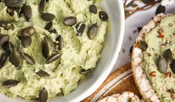 Dip with Avocado and Cream Cheese