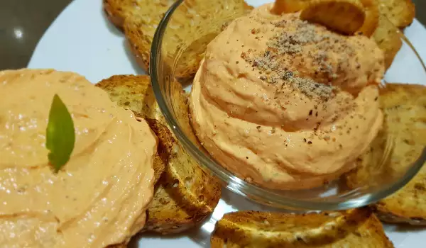 Cream Cheese and Roasted Pepper Dip