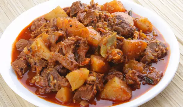 Lamb Curry with Potatoes (Jeera Aloo Salan)