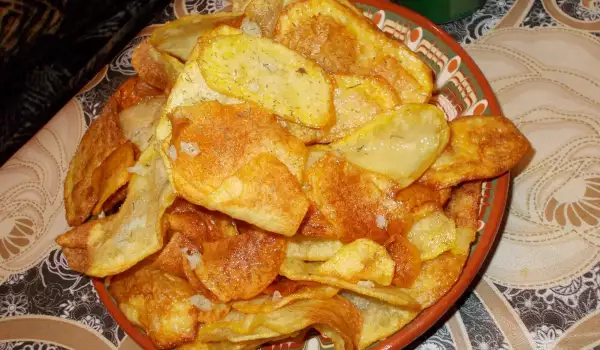 Crispy Homemade Chips with Stewed Garlic and Dill