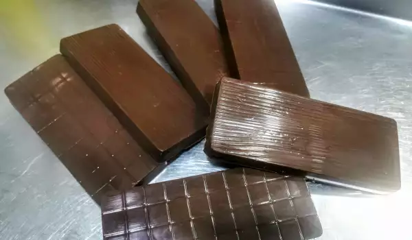 Homemade Chocolate with Honey