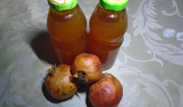 Homemade Pomegranate Syrup