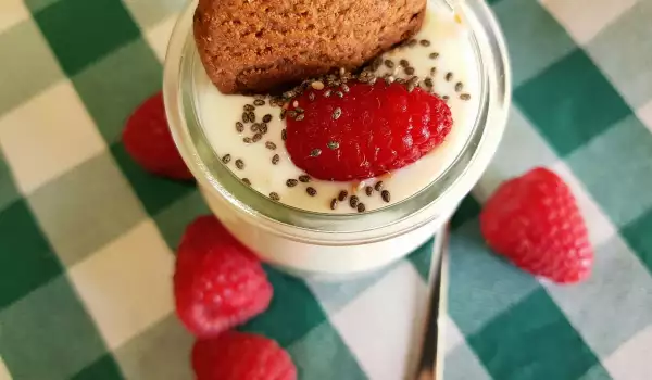 Homemade Strained Yogurt with Raspberries and Biscuits