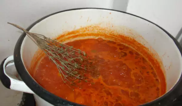 Tomato Sauce for the Winter Season