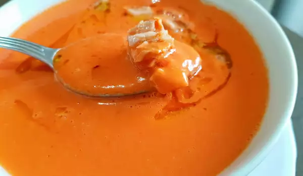Cold Tomato Soup with Tuna