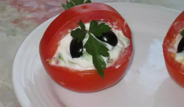 Stuffed Tomatoes with Sour Cream