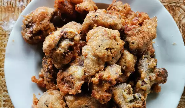 Breaded Chicken Livers with Eggs and Flour