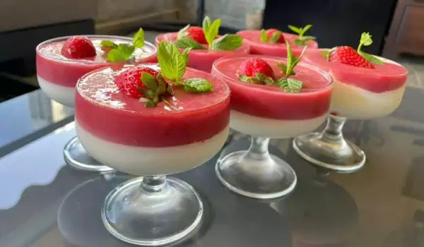 Two-Color Strawberry Pudding