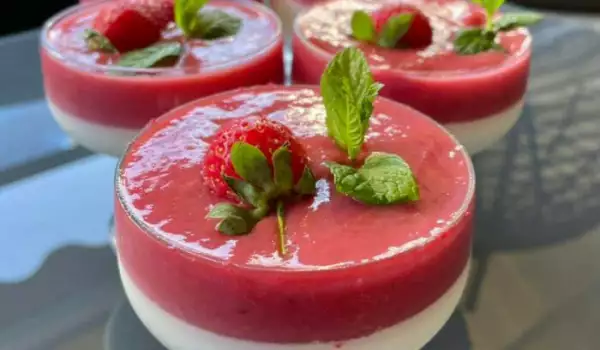 Two-Color Strawberry Pudding