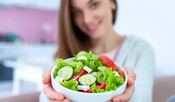 How Many Calories are in a Salad?