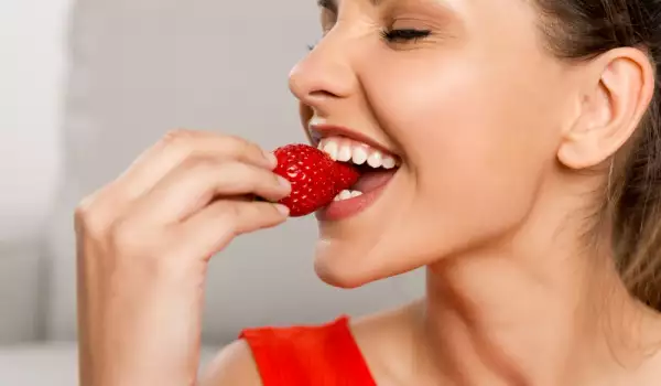 Eating strawberries