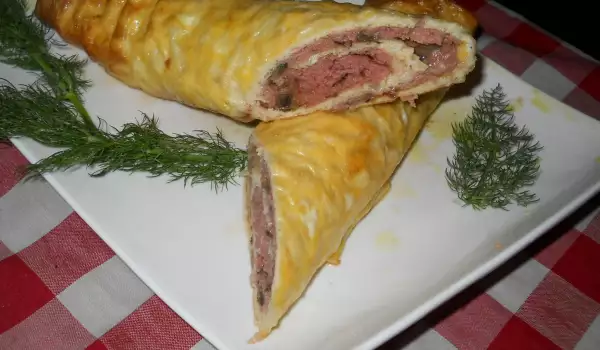 Egg Roll with Mince and Mushroom Filling