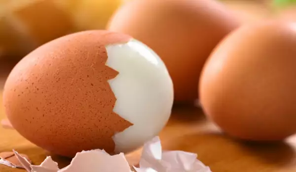 How to Easily Peel Boiled Eggs?