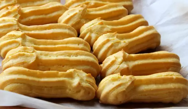 Eclairs with boiled dough