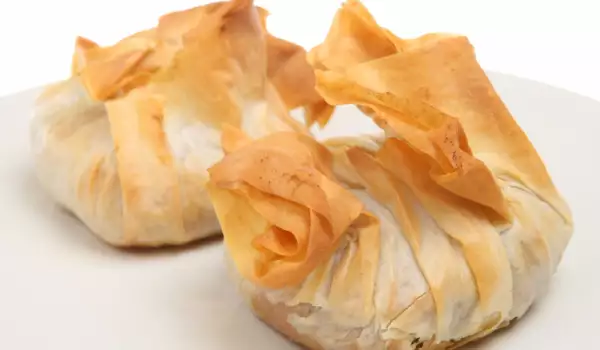 Phyllo Baskets with Olives and Feta