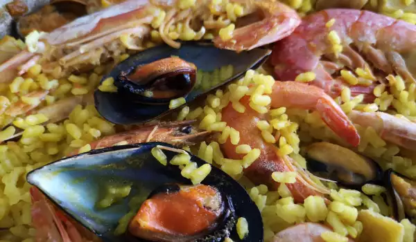 Traditional Spanish Seafood Paella