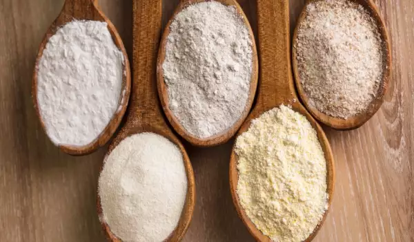 Almond flour and other flours