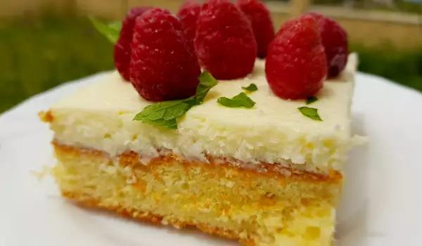 French Raspberry Cake