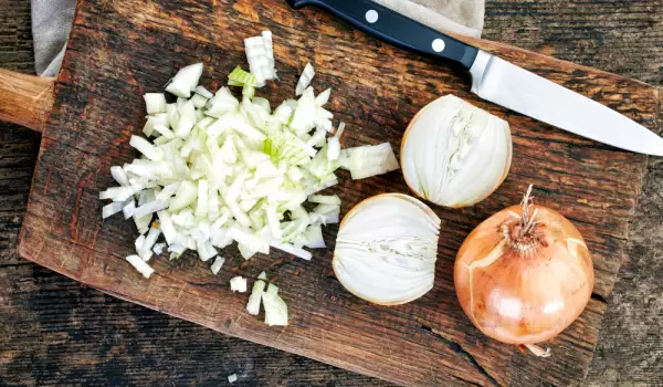 How to Sauté Onions?