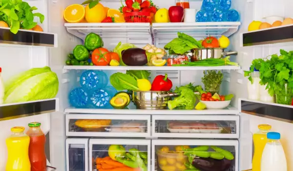 How Long Does a Prepared Salad Last in the Refrigerator?
