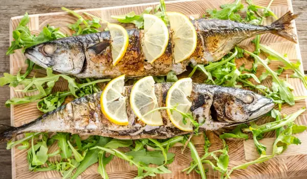 Fried mackerel with green spices