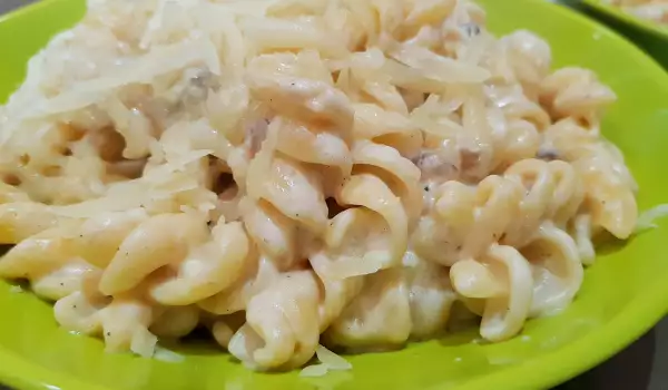 Fusilli with Oyster Mushrooms and Cream