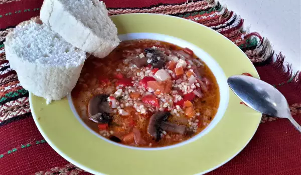 Thick Bulgur Soup with Mushrooms and Peppers