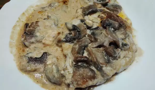 Pork Steaks with Mushrooms and Cream