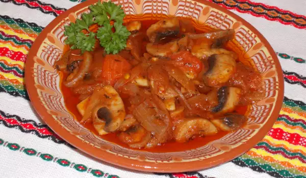 Mushrooms with Onions and Tomatoes