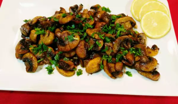 Fried Mushrooms with Butter and Soy Sauce