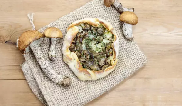 Galette with Mushrooms and Garlic