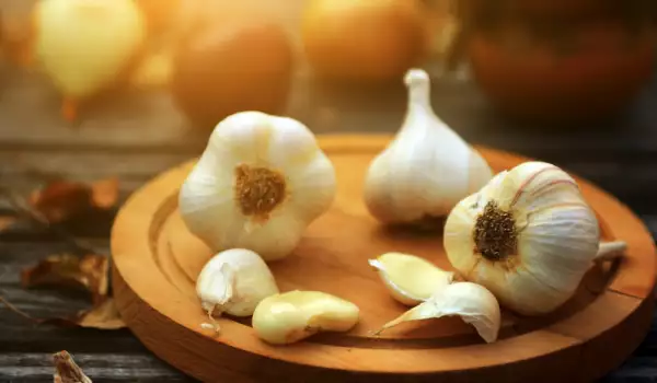 What Does Garlic Help With?