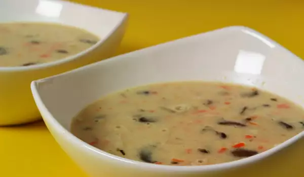 Cream Soup with Potatoes and Mushrooms