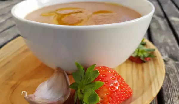 Gazpacho with strawberries