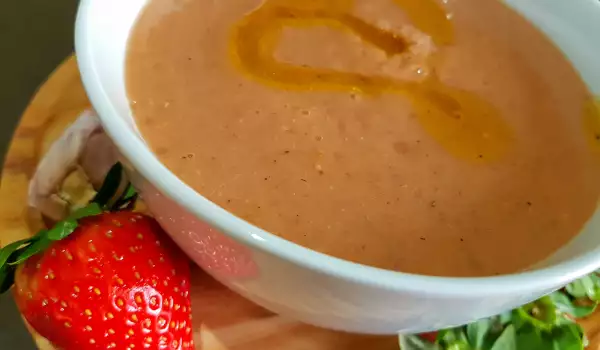 Gazpacho with strawberries