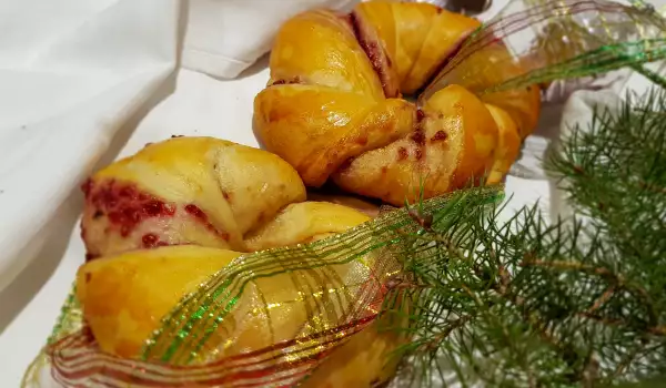 Raspberry Christmas Pretzels