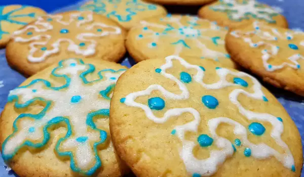 Gingerbread Christmas Snowflake Cookies