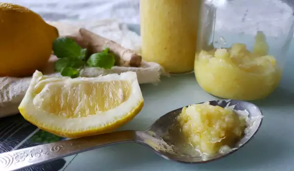 Ginger with Lemon and Honey for Strong Immunity